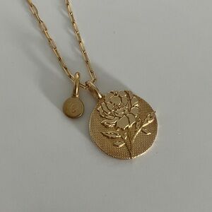 Gold Floral Medallion Necklace - Elegant Women's Pendant